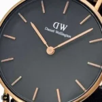 ساعت مچی زنانه دنیل ولینگتون قاب رزگلد صفحه مشکی مدل DW12 Daniel Wellington