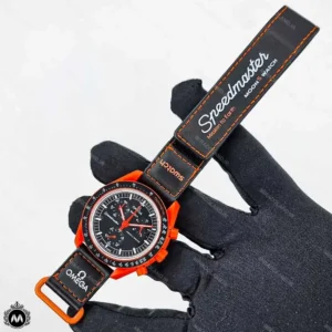 امگا سواچ مأموریت به زمین مشکی قرمز OmegaSwatch Moonswatch1256